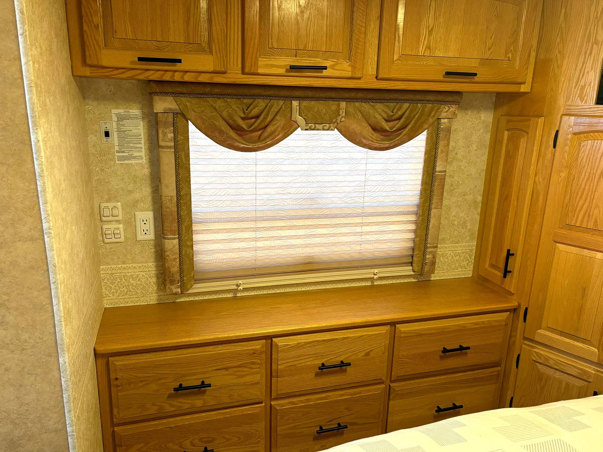 Bedroom cabinet storage
